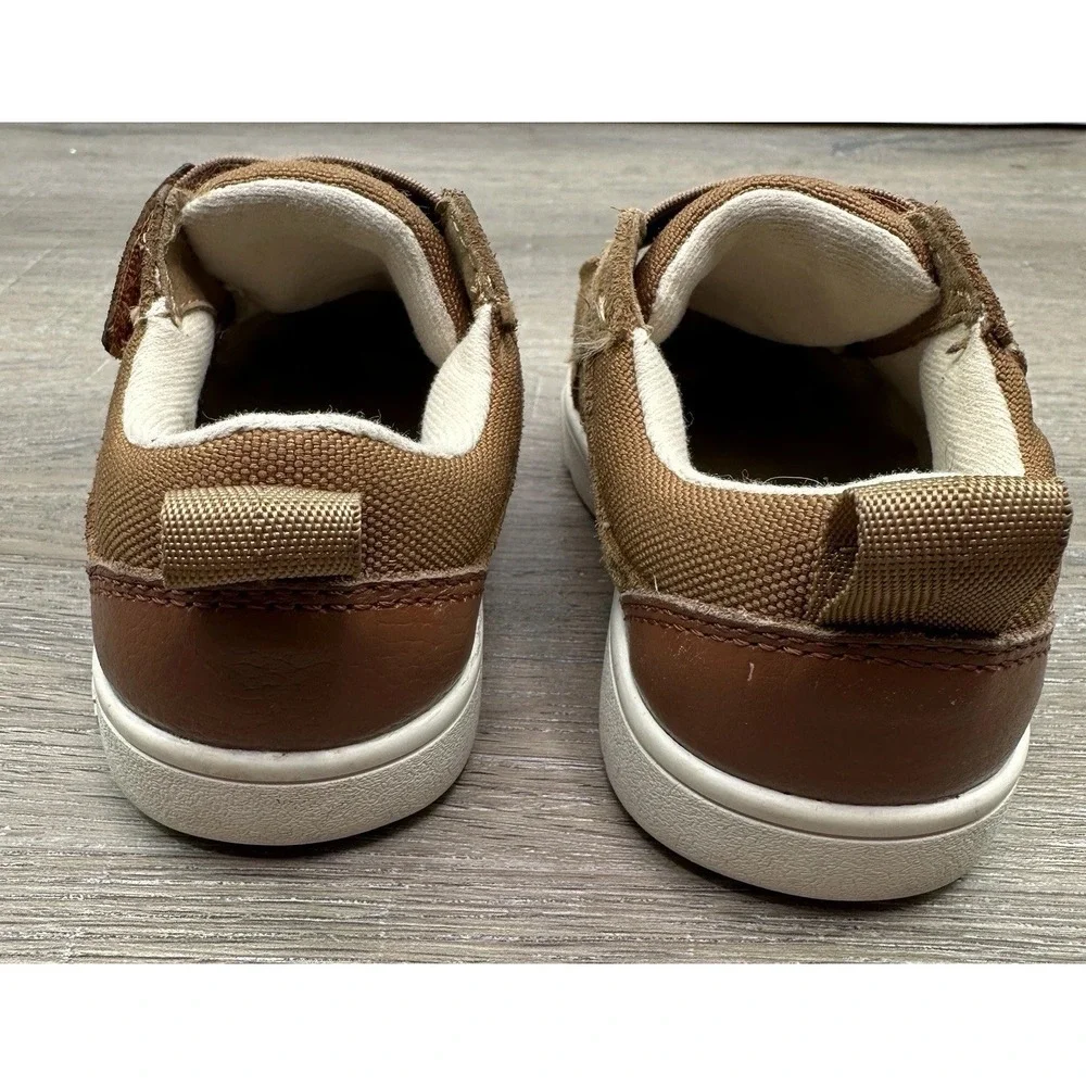 UGG kids rennon